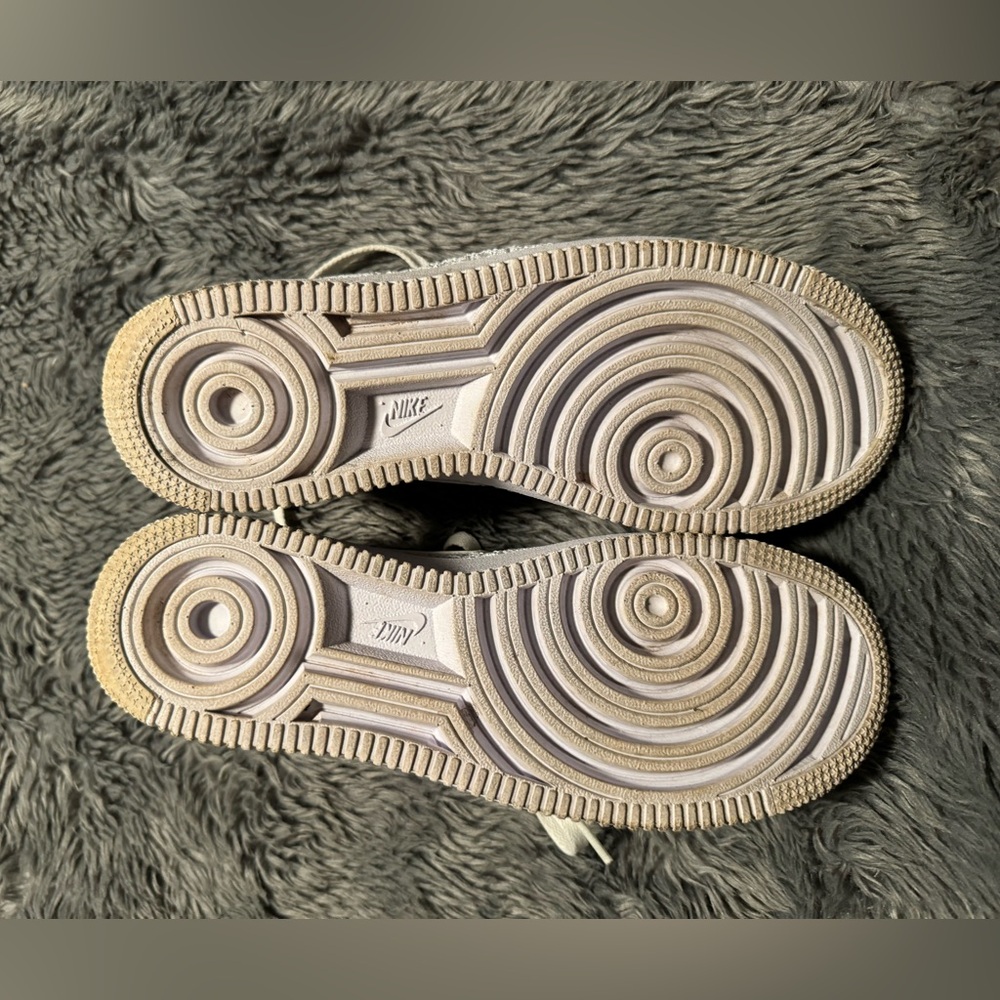 Shoes - Picture 2 of 3